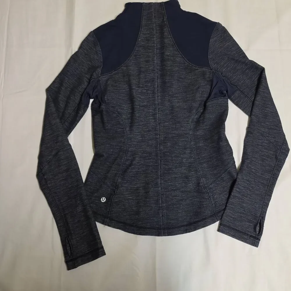 Lululemon Forme Jacket in a Slub Denim Inkwell color Size 10